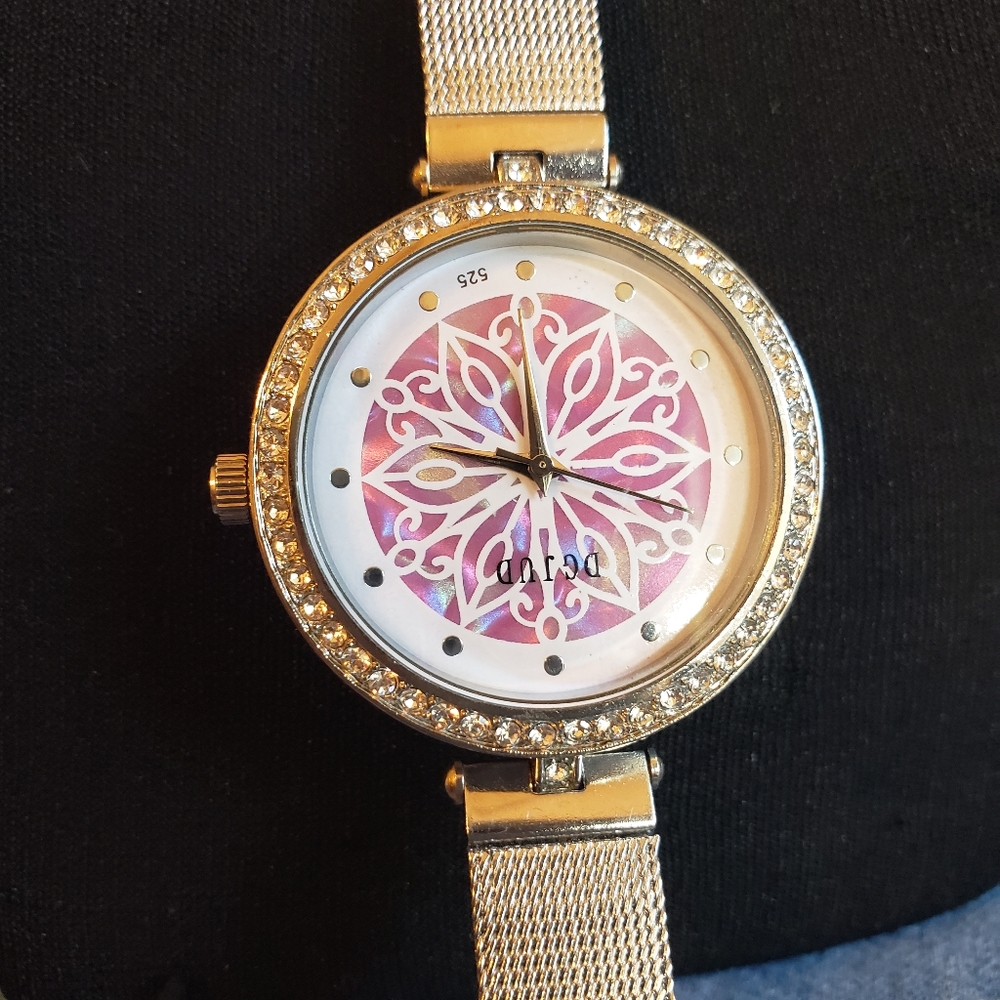 Womens watch - Picture 1 of 5